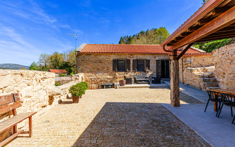 Patio que da acceso a la casa