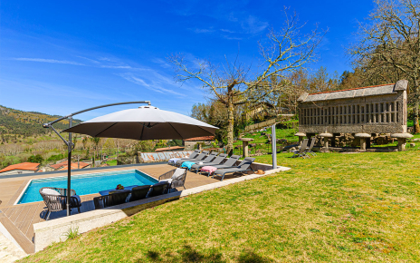 Amplia zona de jardines