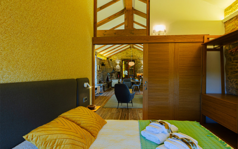 Desde habitación principal puerta corredera al salón