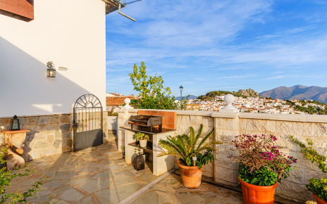 Acceso directo del patio al pueblo