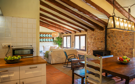 Open plan kitchen / dining / living area