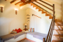 Entrada a tu alojamiento (planta baja) con zona para siestas