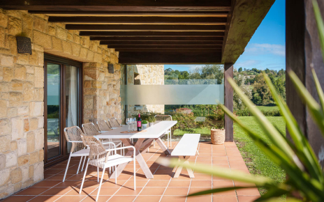 Outdoor dining facilities