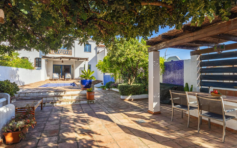 Shaded area for outdoor dining