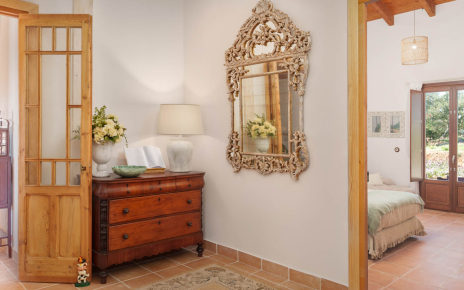 Distribuidor en la entrada a la casa