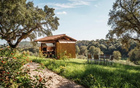 Caseta de barbacoa, equipada con cocina exterior