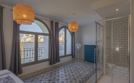 Bedroom 4 with terrace and balcony