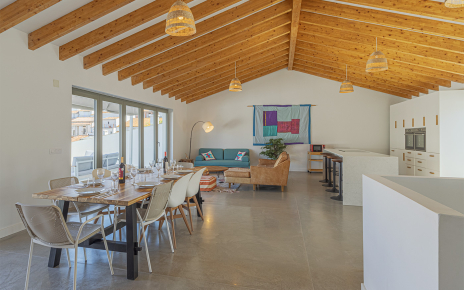 Upper level: open plan living/dining/kitchen