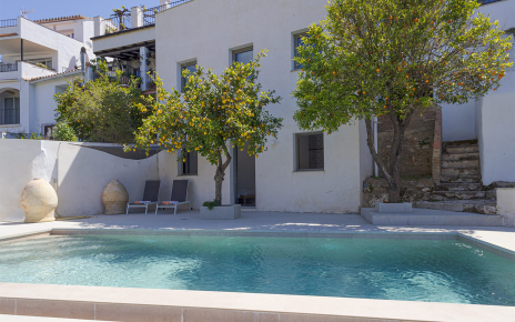 Bedroom 8 on the left and stairs to games room on right