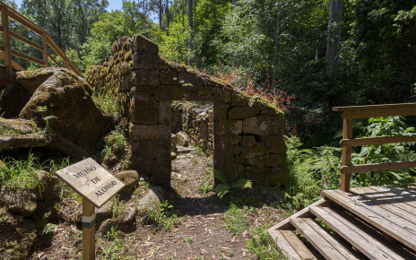 Senda do Río Furnia, a 1,3 km de la casa (3 minutos en coche)