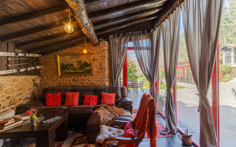 Sala de estar con acceso directo al exterior