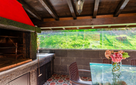 Barbacoa de obra y fregadero contiguo