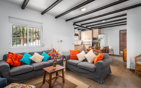 Open plan living / dining area and kitchen