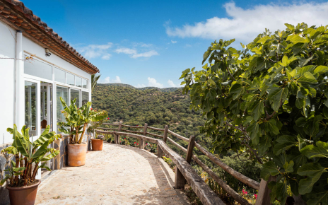 There is a conservatory dining area just outside main door