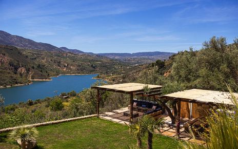 Pérgolas con mobiliario