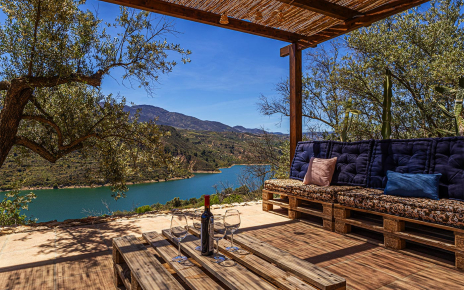 Impresionantes vista de embalse/lago de Beznar
