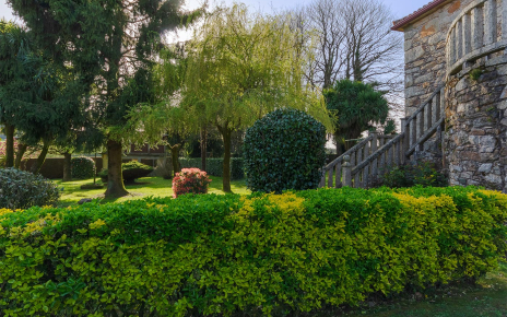 Access to gardens from bedroom 1