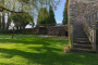 Zona de barbacoa.  En verano la parra da sombra