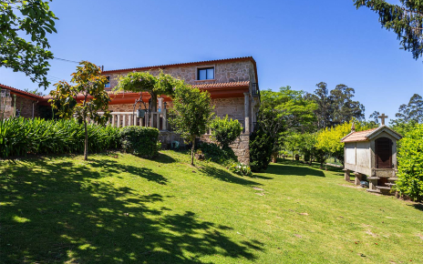 Your holiday home is surrounded by large gardens