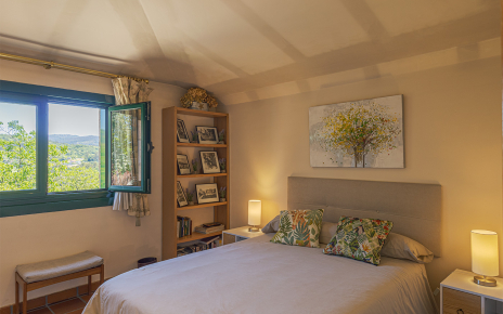 Bedroom 1: double bedded room