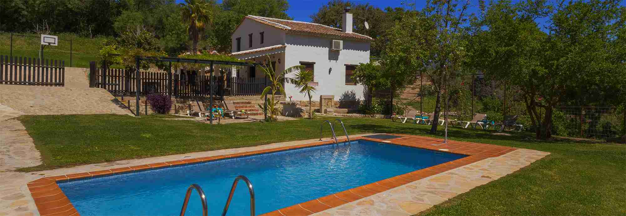 Villa with gated pool & lawned garden in the stunning Grazalema National Park