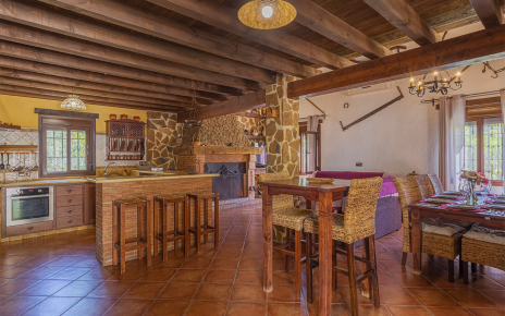 Open plan kitchen/dining/ living 