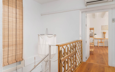 Landing first floor with safety gate (children)