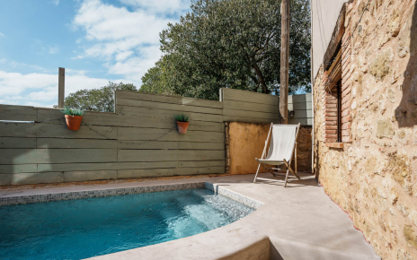 The plunge pool has steps and it is not too deep