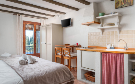 Bedroom 5 on first floor bedroom (access from outside)