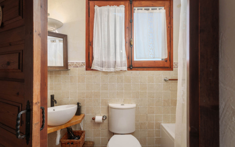 Bedroom 6 en suite facilities