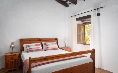 Bedroom 2 (mid level)