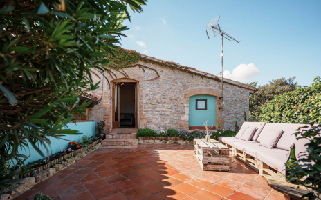 Mid level access and terrace