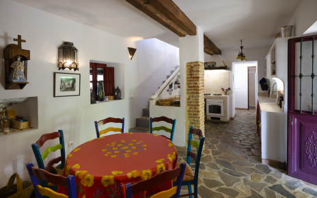 Interiores de estilo rústico acogedor