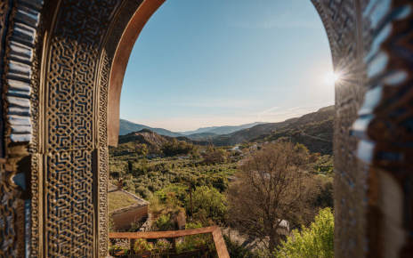 First floor chill-out area with views