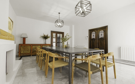 Comedor junto a cocina (planta baja)