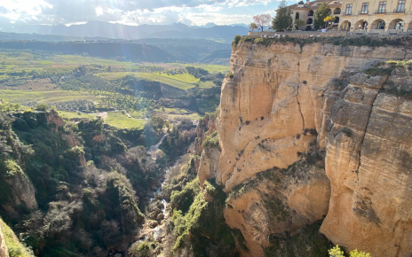 Las vistas hacia el sur desde el puente también son memorables