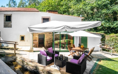 Paved terraces and lawned gardens too